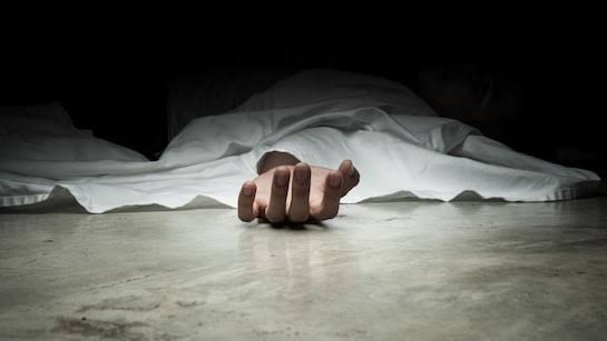 तारकर्ली समुद्रकिनारी अनोळखी पुरुषाचा कुजलेला मृतदेह आढळला