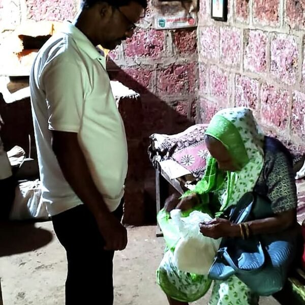 पोलीस पाटलांच्या सतर्कतेने पावशीत भरकटलेल्या वयोवृद्ध महिलेची सुखरूप घरवापसी
