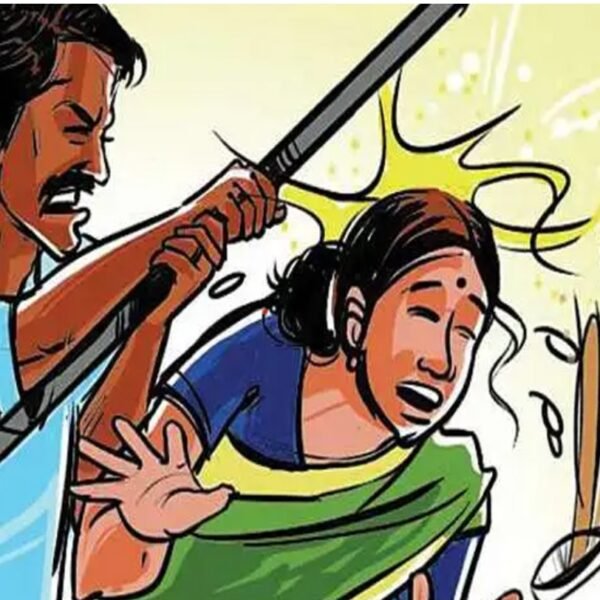 पतीकडून पत्नीला लाकडी दांड्याने मारहाण